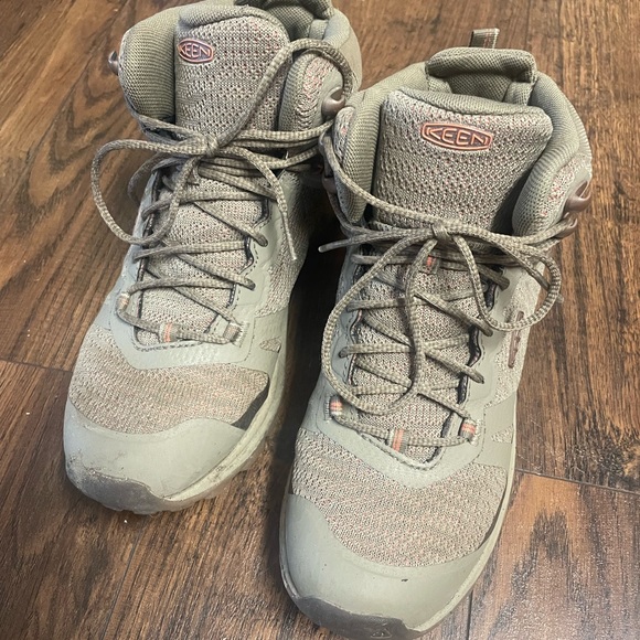 KEEN Women's Terradora 2 Waterproof Mid Height Hiking Boot - Picture 2 of 8